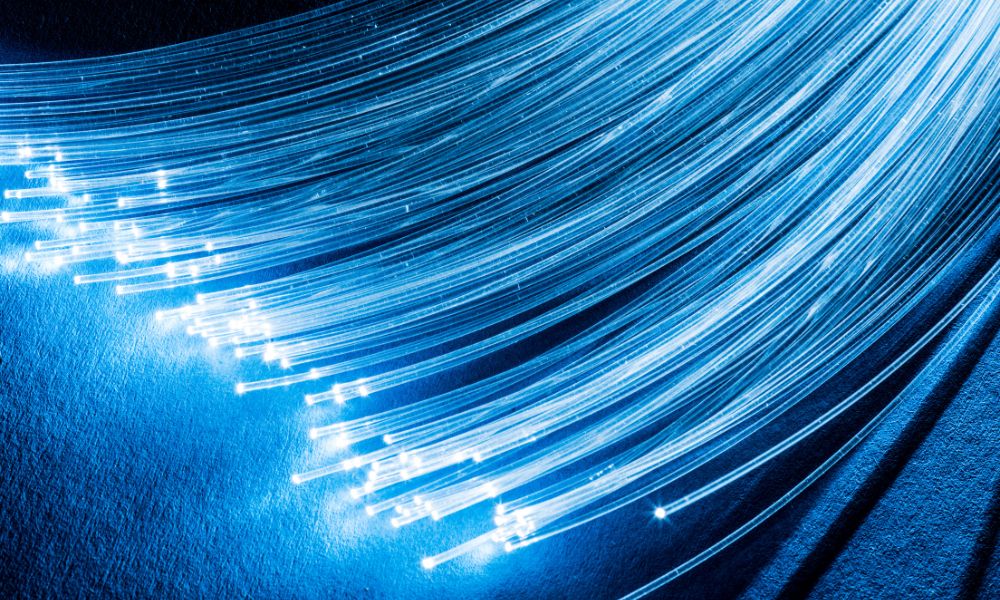 Fiber Optic vs. Wireless Broadband: What’s the Difference?